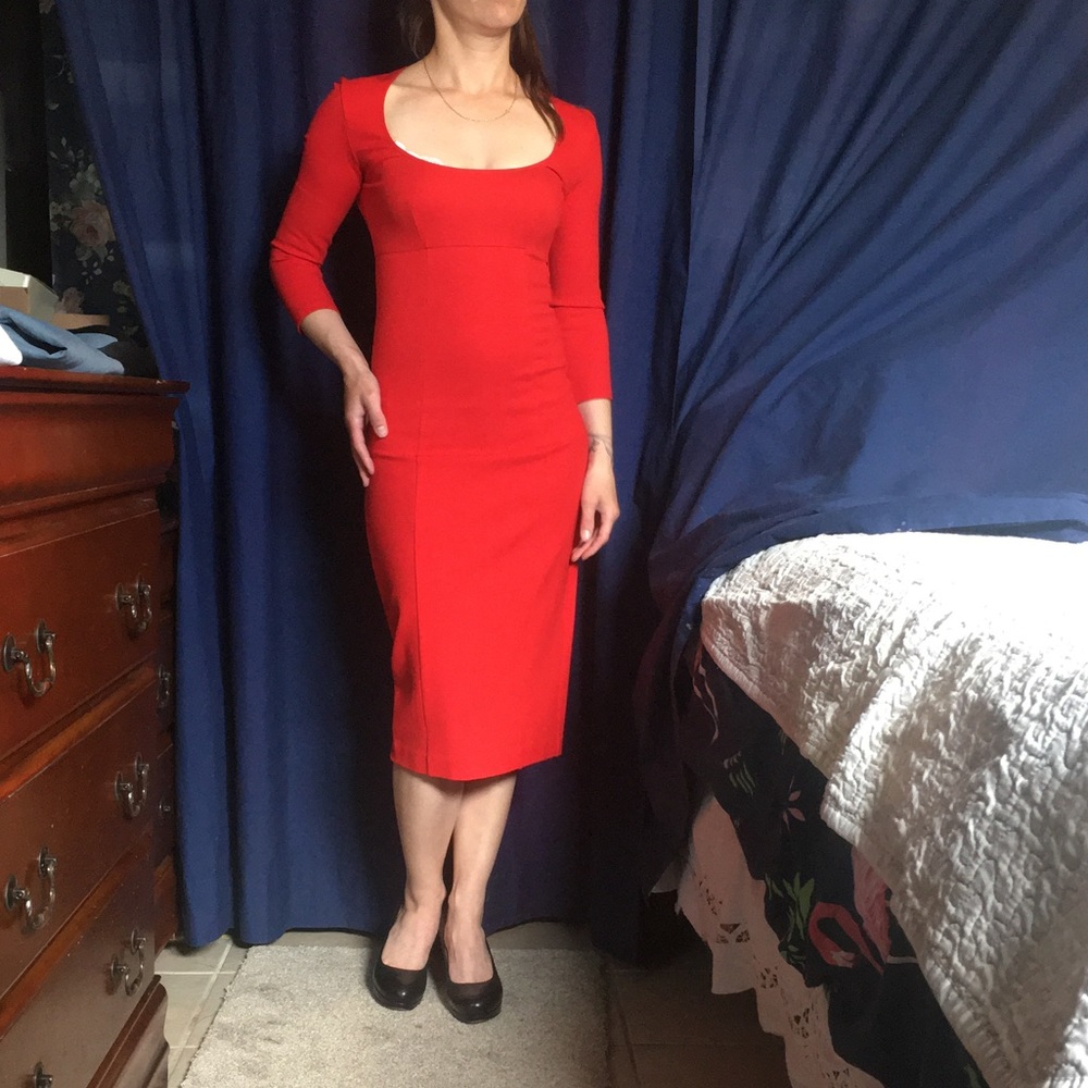 Red Dress - Picture 6 of 7